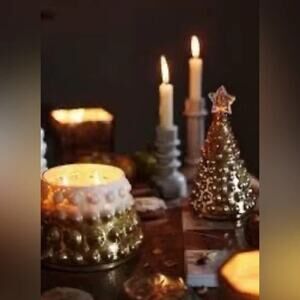 NiB Anthropologie Christmas Tree Woody Fresh Balsam & Cedarwood Glass Jar Candle